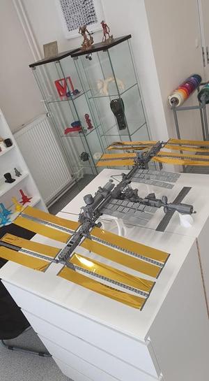 ISS 1:100