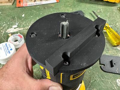 Dewalt DCW600 Router base, 1/2" groove jig