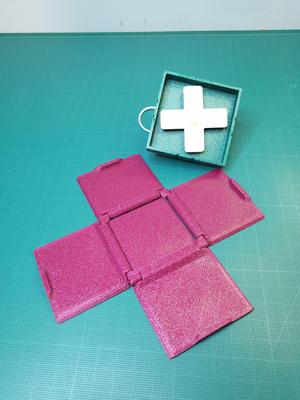 Collapsing Gift Box
