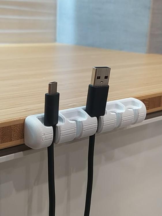 Cable organizer