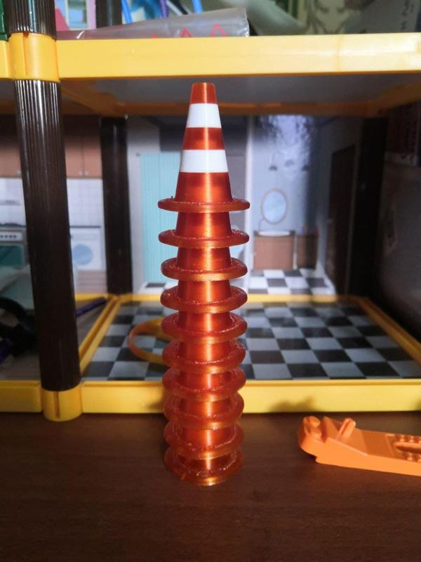 Traffic cone stackable