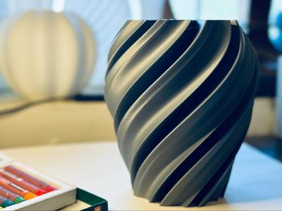 "Ribbon Jornada" Contemporary Spiral Vase