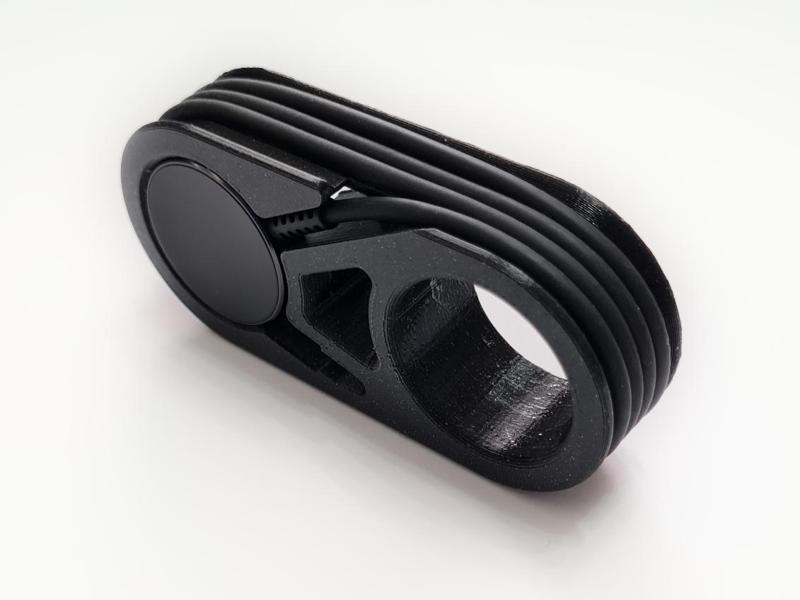 Travel organizer for smartwatch charger