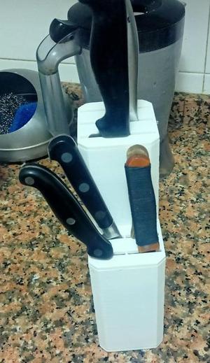 Knife holder for 7 knives