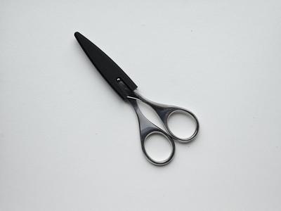 Protective cover for sewing scissors