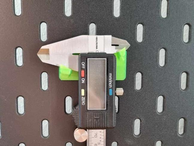 Caliper Holder (Ikea Skådis)