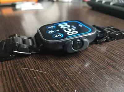 Redmi Watch 4 crown guard