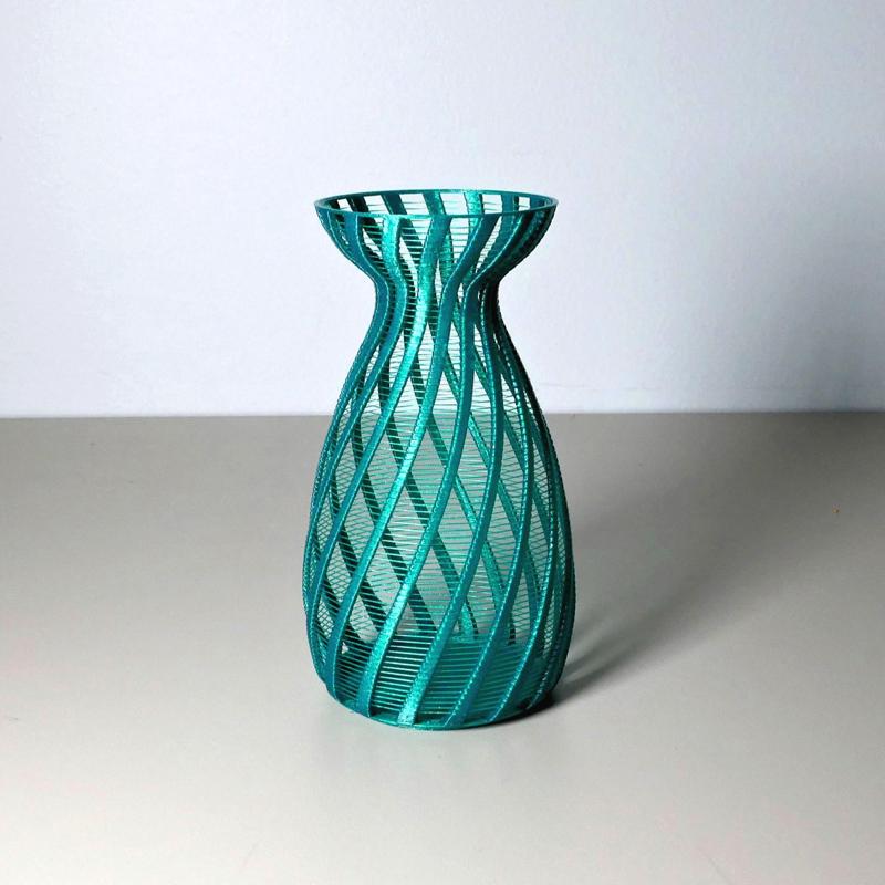 Curvy String Vase