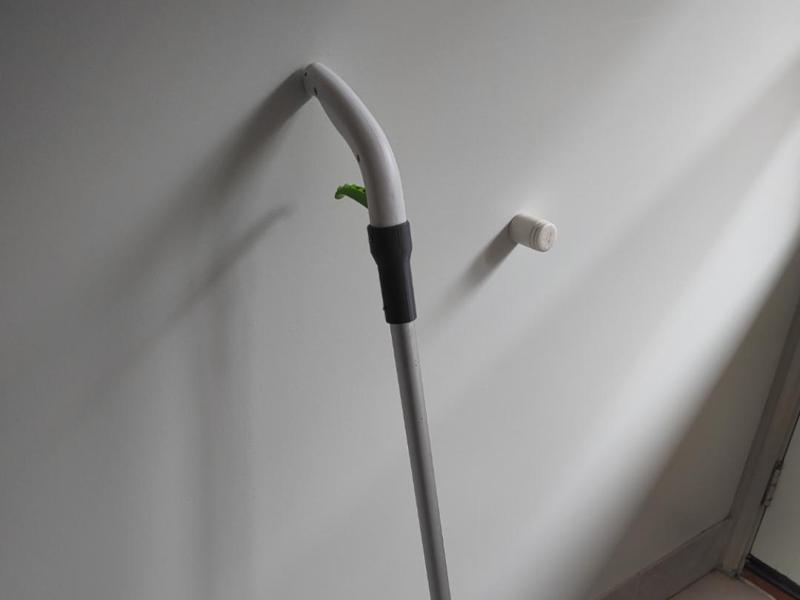Godfrey spray mop handle brace