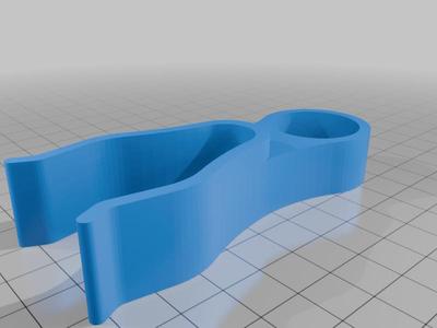 Spool spindle clip