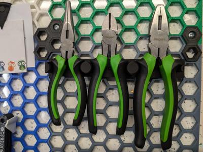 Pliers holder with mounting for HWS 