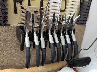 8xPlier-Holder (screw into board) low filament 28g