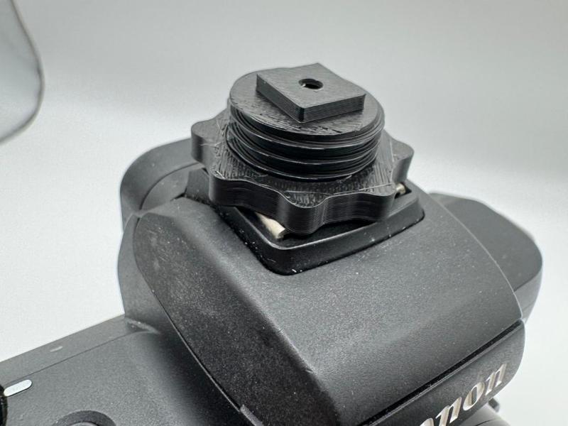 Hotshoe adapter