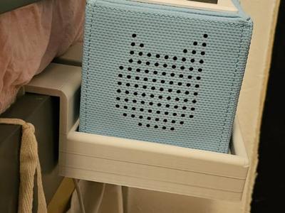 Toni Box Bed Holder