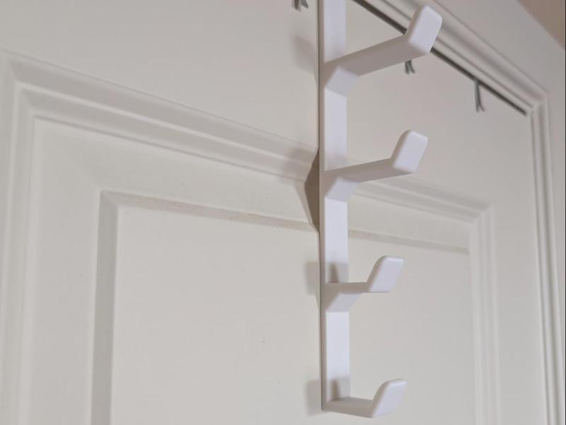 4 Staggered Hooks Over the Door - Coat/Hat Hanger