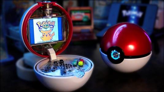 PokeBoy - Pokeball gaming console