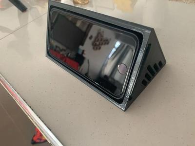 Iphone SE with slim casing Stand   