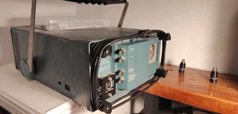 Tektronix 465 oscilloscope foot 348-0339-00