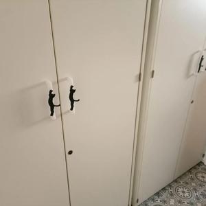 Cat pattern handles for furniture