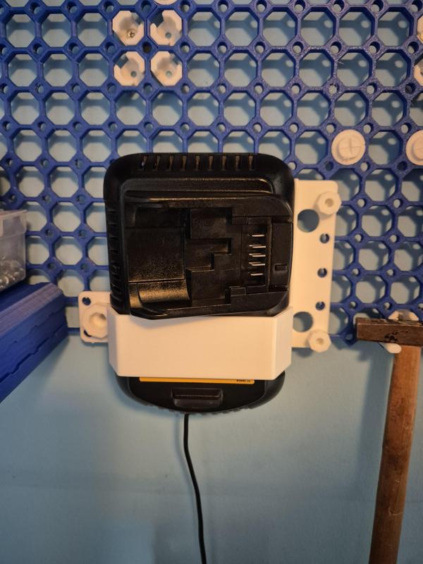 DeWalt DCB105 Multiboard Holder