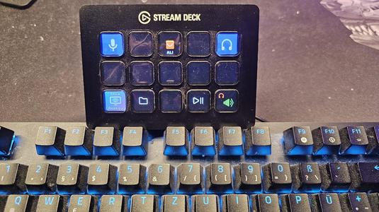 Elgato Stream deck to Razer