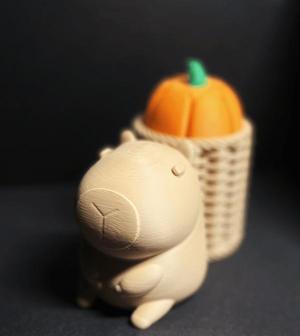 Heartwarming Guardian - Cute Capybara Pen Holder Figurine