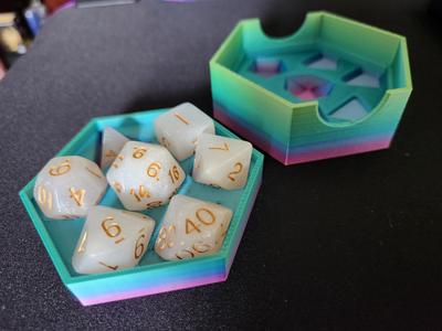 Unmarked 7-Dice Box