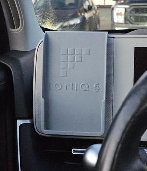 IONIQ5 SmartPhone Mount