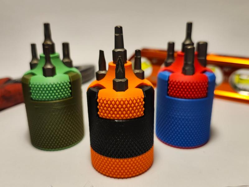 Magnetic multi bit screwdriver (The Thread Pilot)