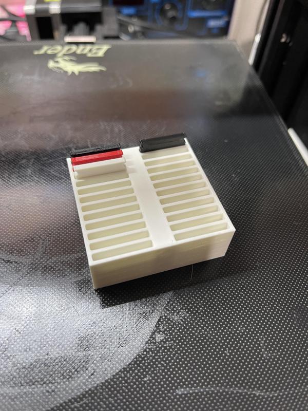 Filament color sample chip and organizer