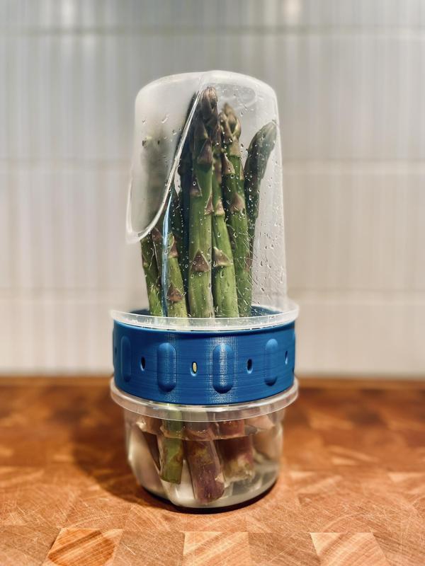 Twist lock union for food containers