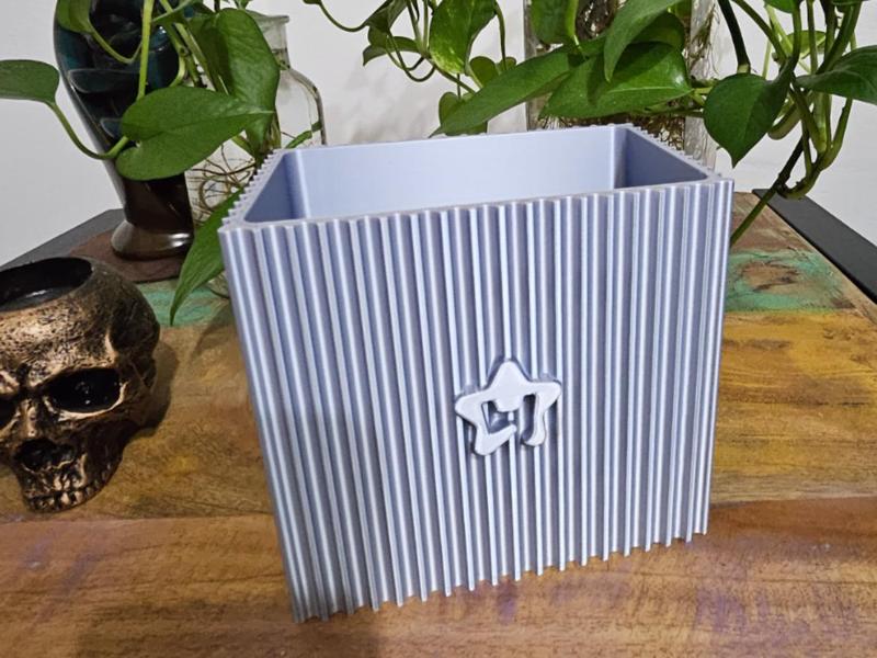 pen holder brushes objects vase jewelry