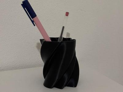Spiral Pen Holder