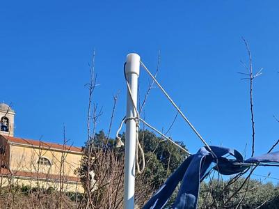 adapter to hold up the volleyball net