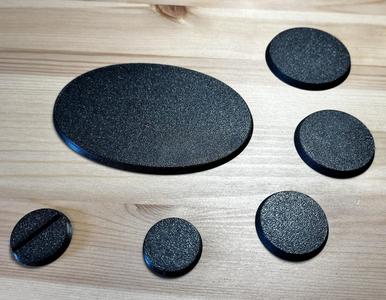 Round and oval bases for Warhammer 40k and AoS