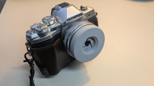 Iris Lens Cap