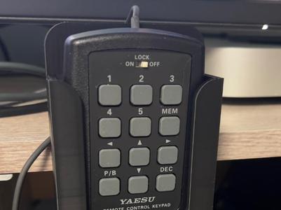Yaesu FH-2 Holder