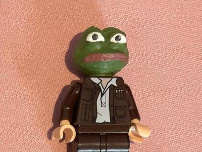 LEG0 Pepe The Frog Head