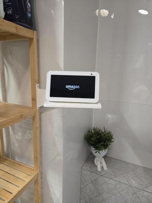 Arm for Amazon Echo Show shelf / mount