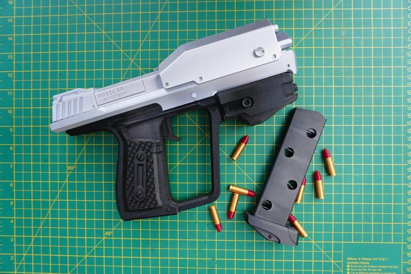 Halo Magnum Replica with moving parts