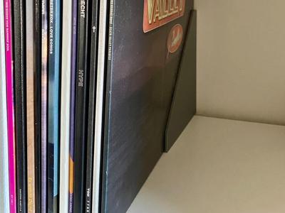 Vinyl Stand