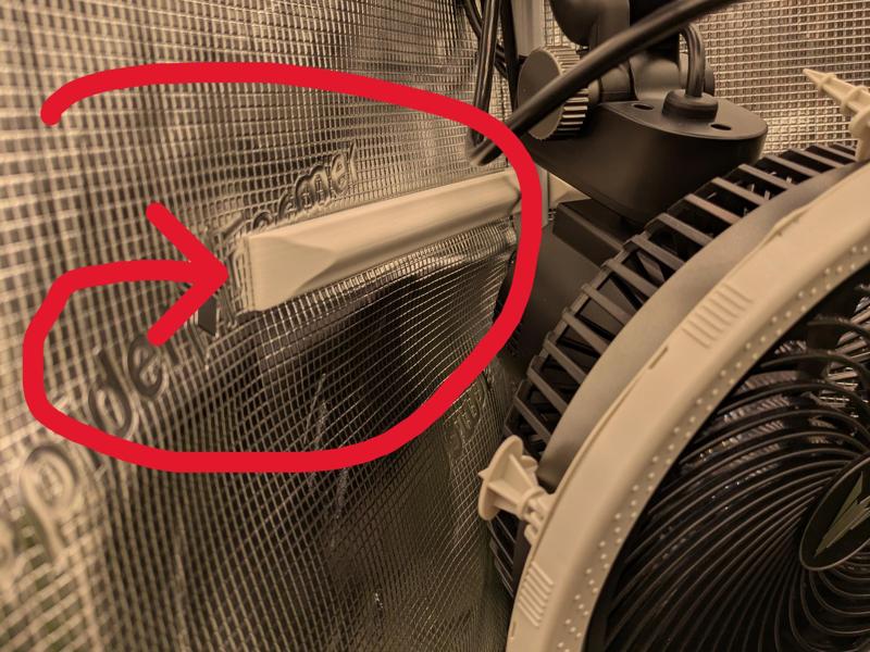 Free your Grow Fan Tent Tensioner Corner Bracket