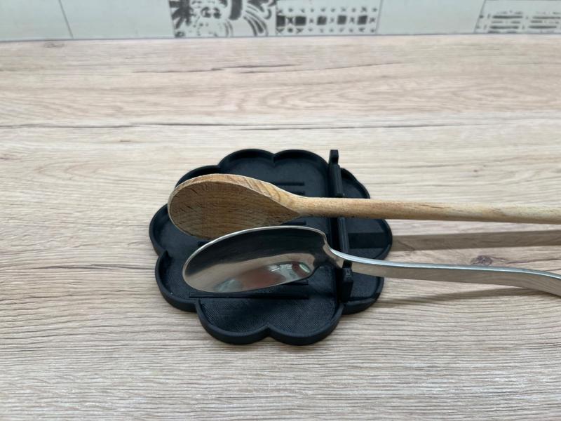 Kitchen utensil holder