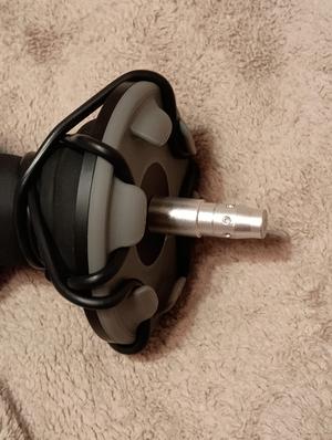 Rubber band adapter for suction cup mounts.