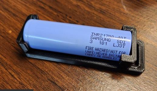 21700 battery holder with integrated spring