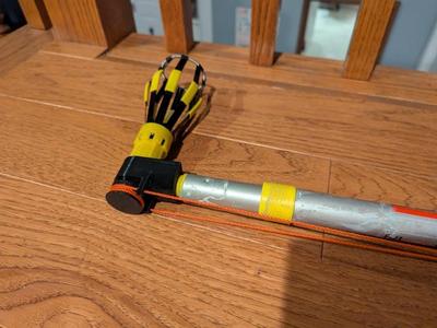 Horizontal Light Bulb Changer