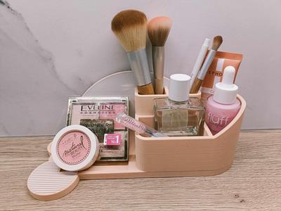 Make-up organizer