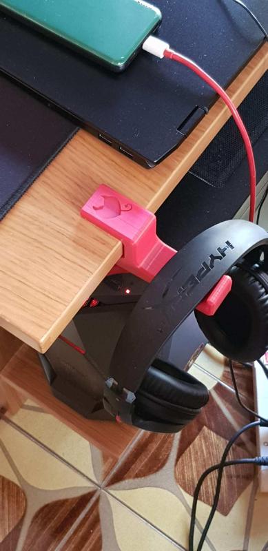 Headphone hanger with STOP