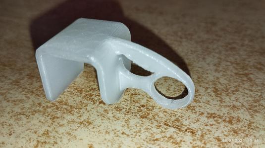 Door clothes hanger