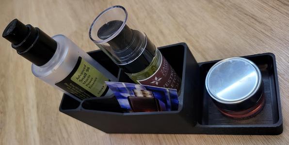 Cosmetics organizer